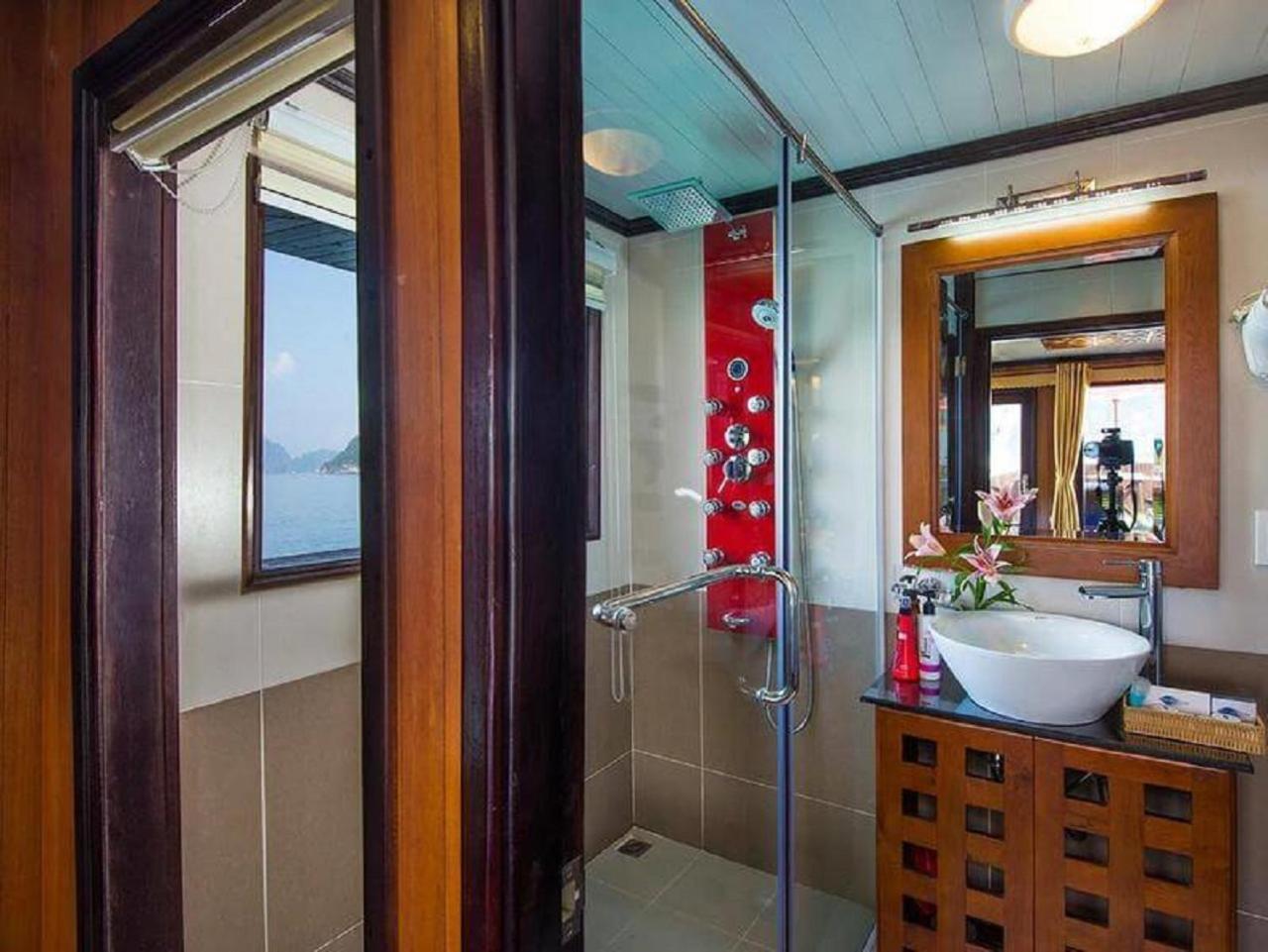 Royal Palace Cruise Ha Long Esterno foto