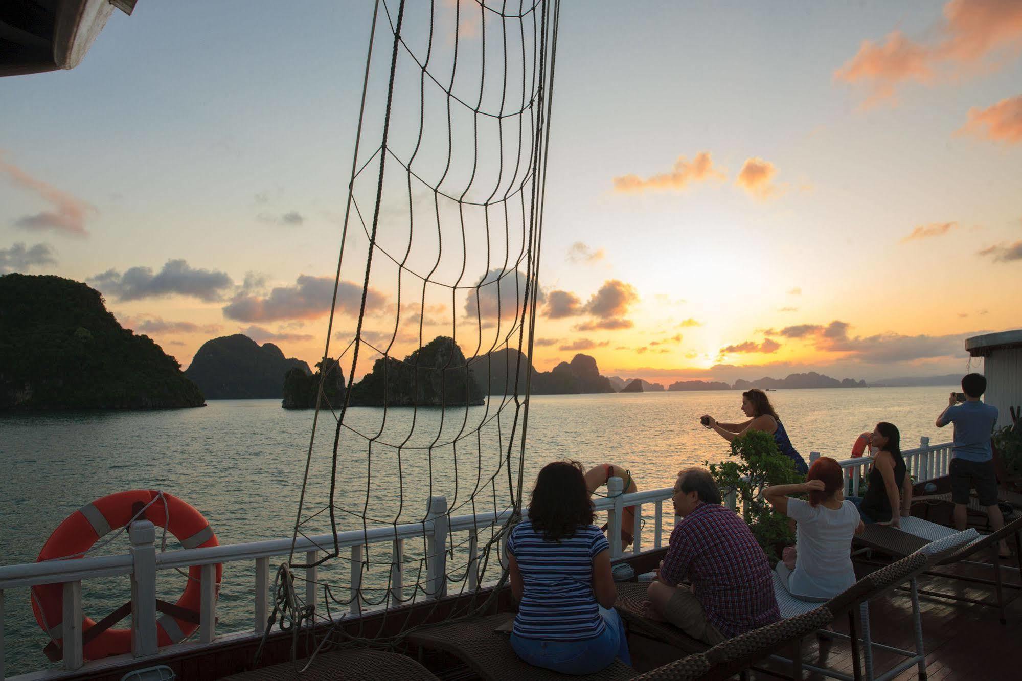 Royal Palace Cruise Ha Long Esterno foto