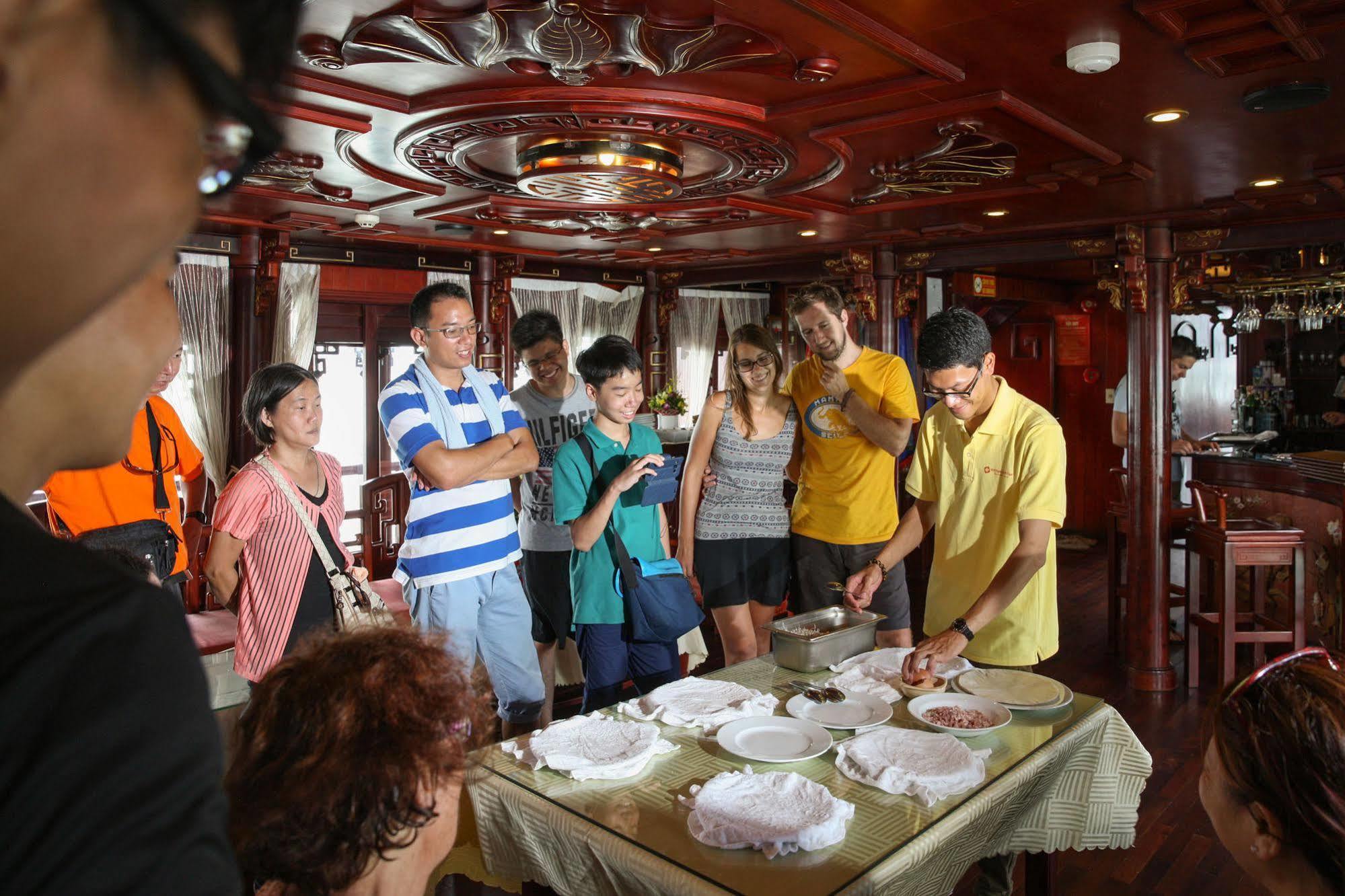 Royal Palace Cruise Ha Long Esterno foto