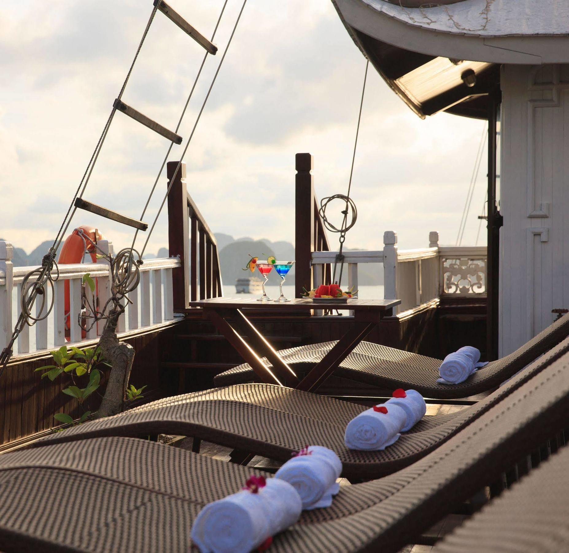 Royal Palace Cruise Ha Long Esterno foto